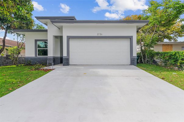 Attached, Exterior, Facade, Modern