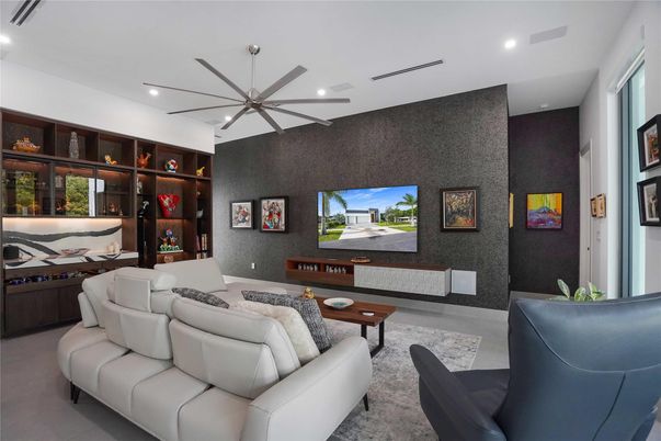 Interior, Living room, Pendant Lights, Recessed Lighting