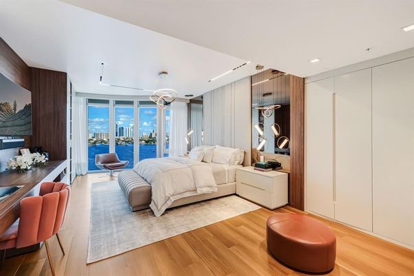 Bedroom, Interior, Recessed Lighting, Water, Wood Texture Flooring