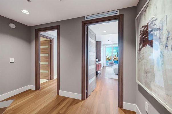 Interior, Recessed Lighting, Wood Texture Flooring