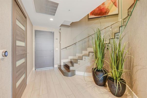 Interior, Recessed Lighting, Wood Texture Flooring