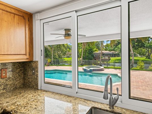 Interior, Pool, Sun Room