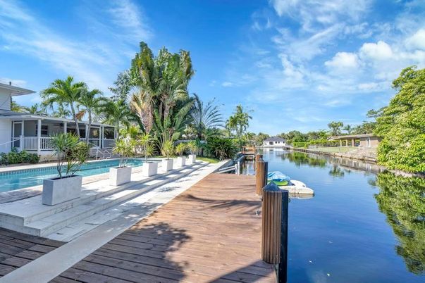 Exterior, Lake, Pool