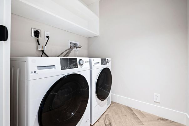 Interior, Washer, Wood Texture Flooring