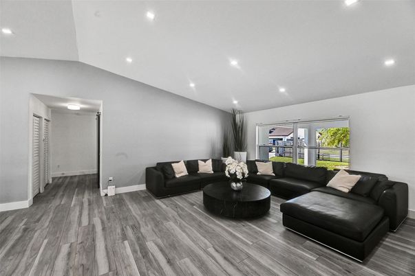 Interior, Living room, Recessed Lighting, Wood Texture Flooring