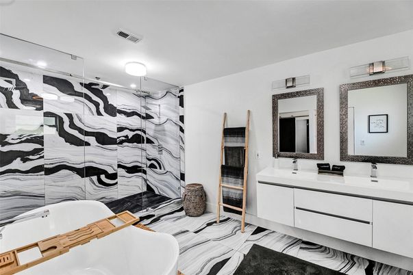 Bathroom, Dual Sink Vanities, Interior