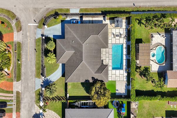 Exterior, Drone