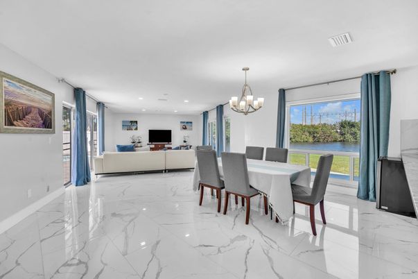 Chandelier, Dining room, Interior, Living room, Marble, Recessed Lighting