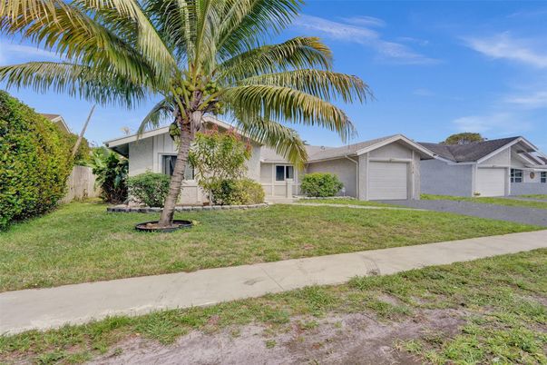 Attached, Backyard, Exterior, Facade, Ranch