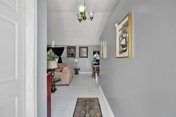 Chandelier, Interior, Living room