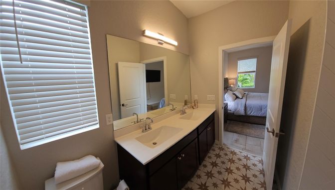 Bathroom, Bedroom, Dual Sink Vanities, Interior