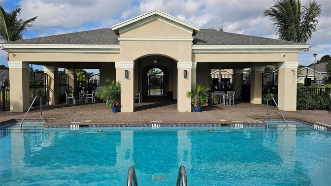 Exterior, Pool