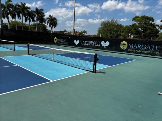 Exterior, Tennis Courts