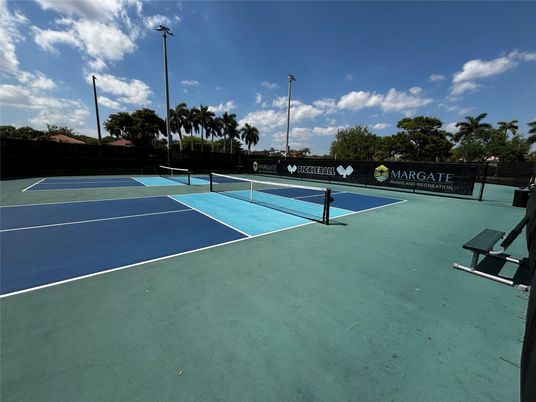 Exterior, Tennis Courts