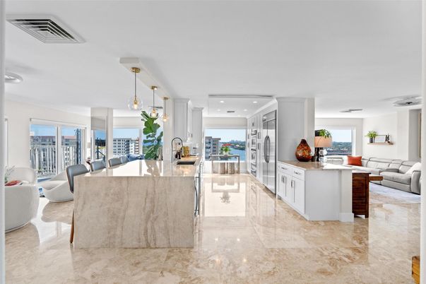 Interior, Kitchen, Living room, Pendant Lights, Recessed Lighting, Stainless Steel Appliances