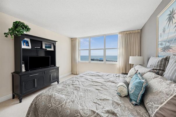 Bedroom, Interior, Water