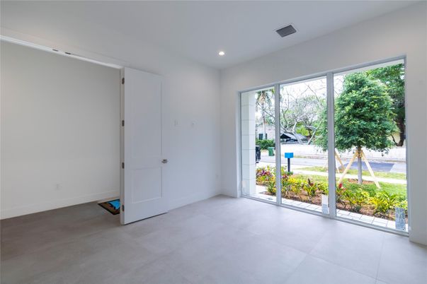 Empty room, Interior, Recessed Lighting