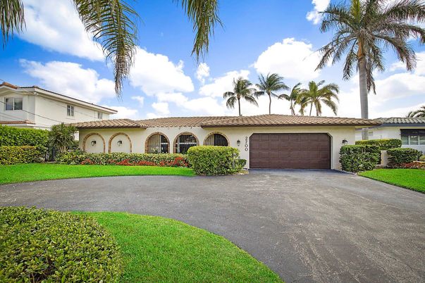 Attached, Exterior, Facade, Spanish Mediterranean