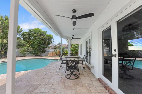 Exterior, Pool