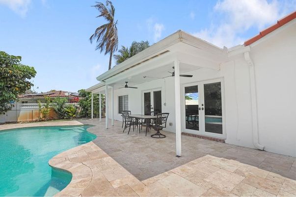 Exterior, Pool