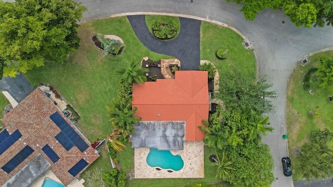 Exterior, Drone