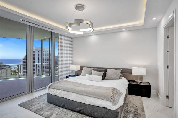 Bedroom, Interior, Pendant Lights, Recessed Lighting, Water