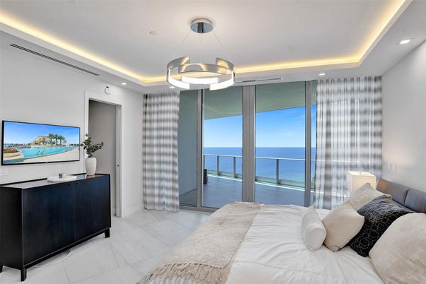 Bedroom, Interior, Pendant Lights, Recessed Lighting, Water