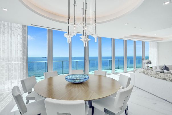 Dining room, Interior, Pendant Lights, Recessed Lighting, Water