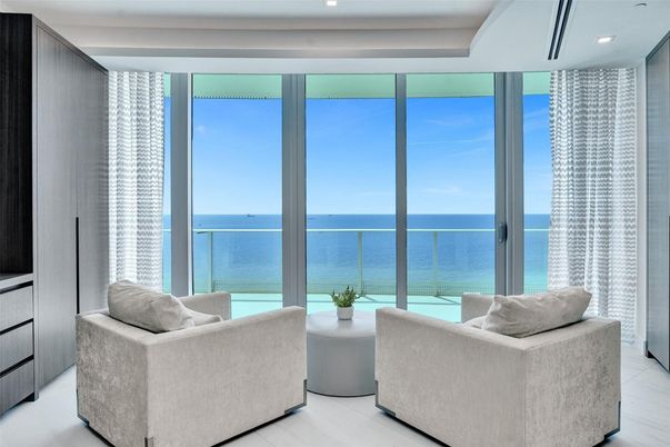 Interior, Living room, Recessed Lighting, Water