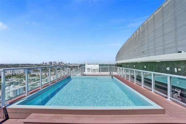Exterior, Pool, Other