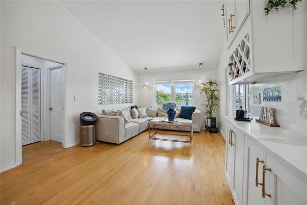 Interior, Living room, Pendant Lights, Wood Texture Flooring