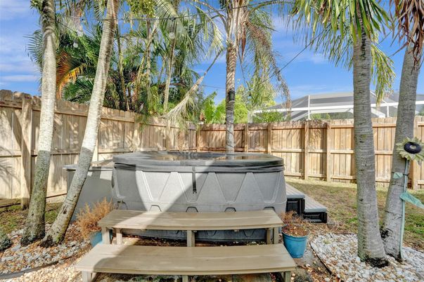 Exterior, Hot Tub