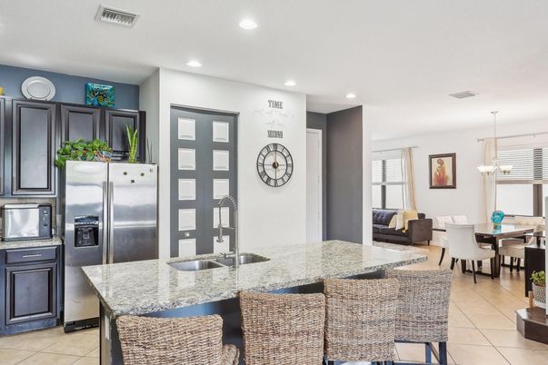 Dining room, Interior, Kitchen, Pendant Lights, Recessed Lighting, Stainless Steel Appliances