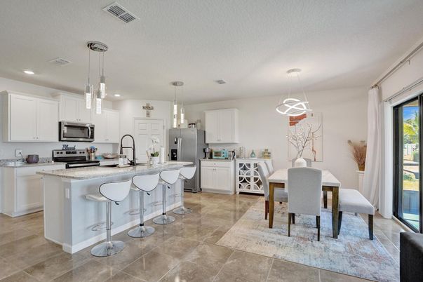 Dining room, Interior, Kitchen, Pendant Lights, Recessed Lighting, Stainless Steel Appliances