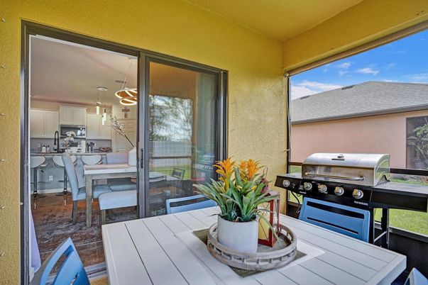 Dining room, Exterior, Pendant Lights