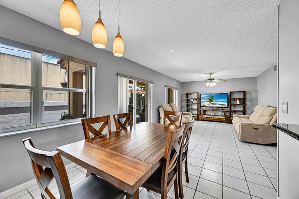 Dining room, Interior, Pendant Lights