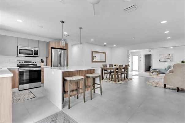 Dining room, Interior, Kitchen, Living room, Pendant Lights, Recessed Lighting, Stainless Steel Appliances