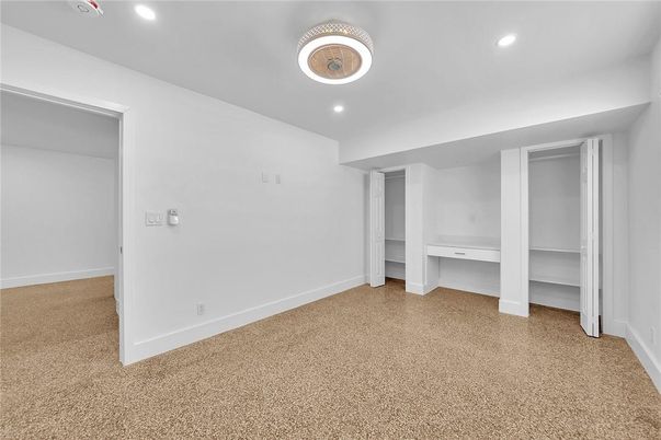 Empty room, Interior, Recessed Lighting