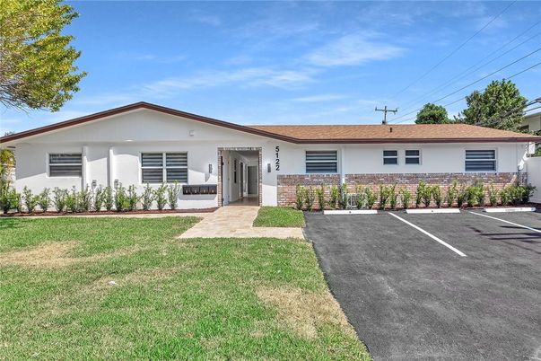 Backyard, Exterior, Facade, Ranch