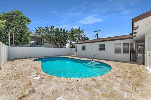 Exterior, Pool