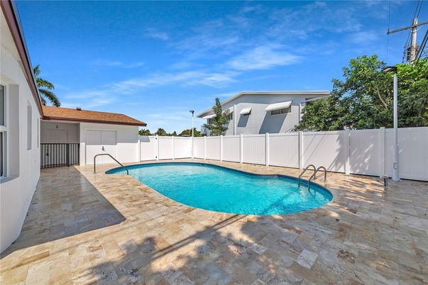 Exterior, Pool