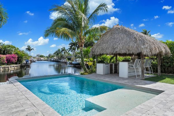 Exterior, Pool, Water