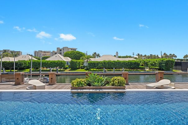 Exterior, Pool, Water