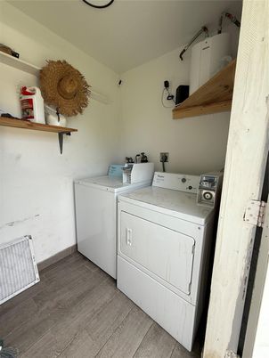 Interior, Washer, Wood Texture Flooring