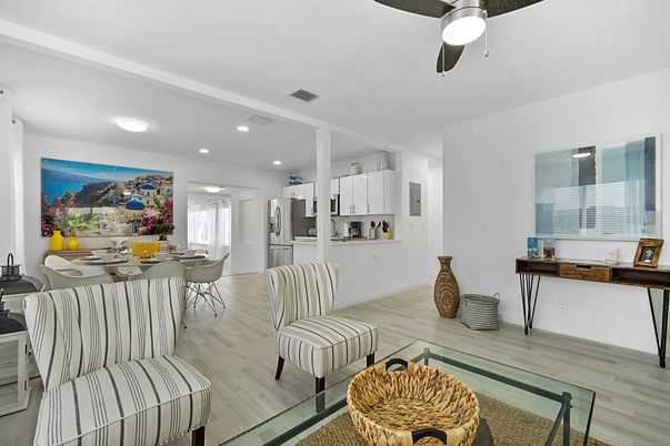 Dining room, Interior, Kitchen, Recessed Lighting, Wood Texture Flooring