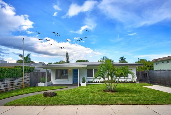 Backyard, Exterior, Facade, Ranch