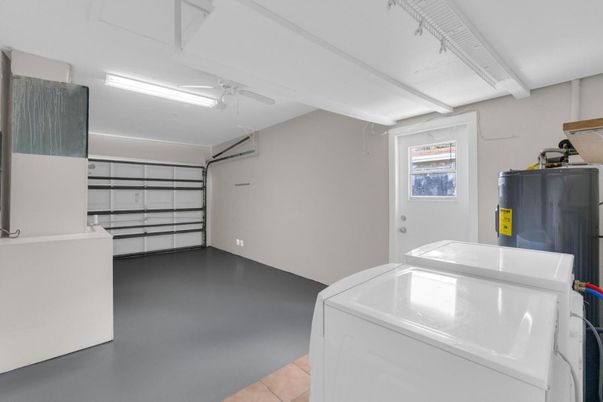 Garage, Interior, Washer
