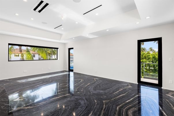 Empty room, Interior, Recessed Lighting
