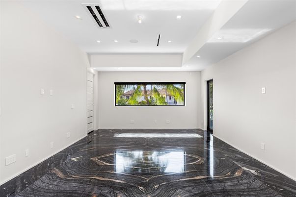 Empty room, Interior, Recessed Lighting