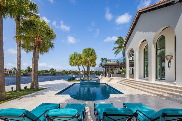 Exterior, Pool, Water